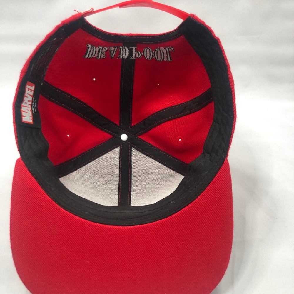 MARVEL DEADPOOL red flat brim baseball HAT CAP EUC - Picture 4 of 4